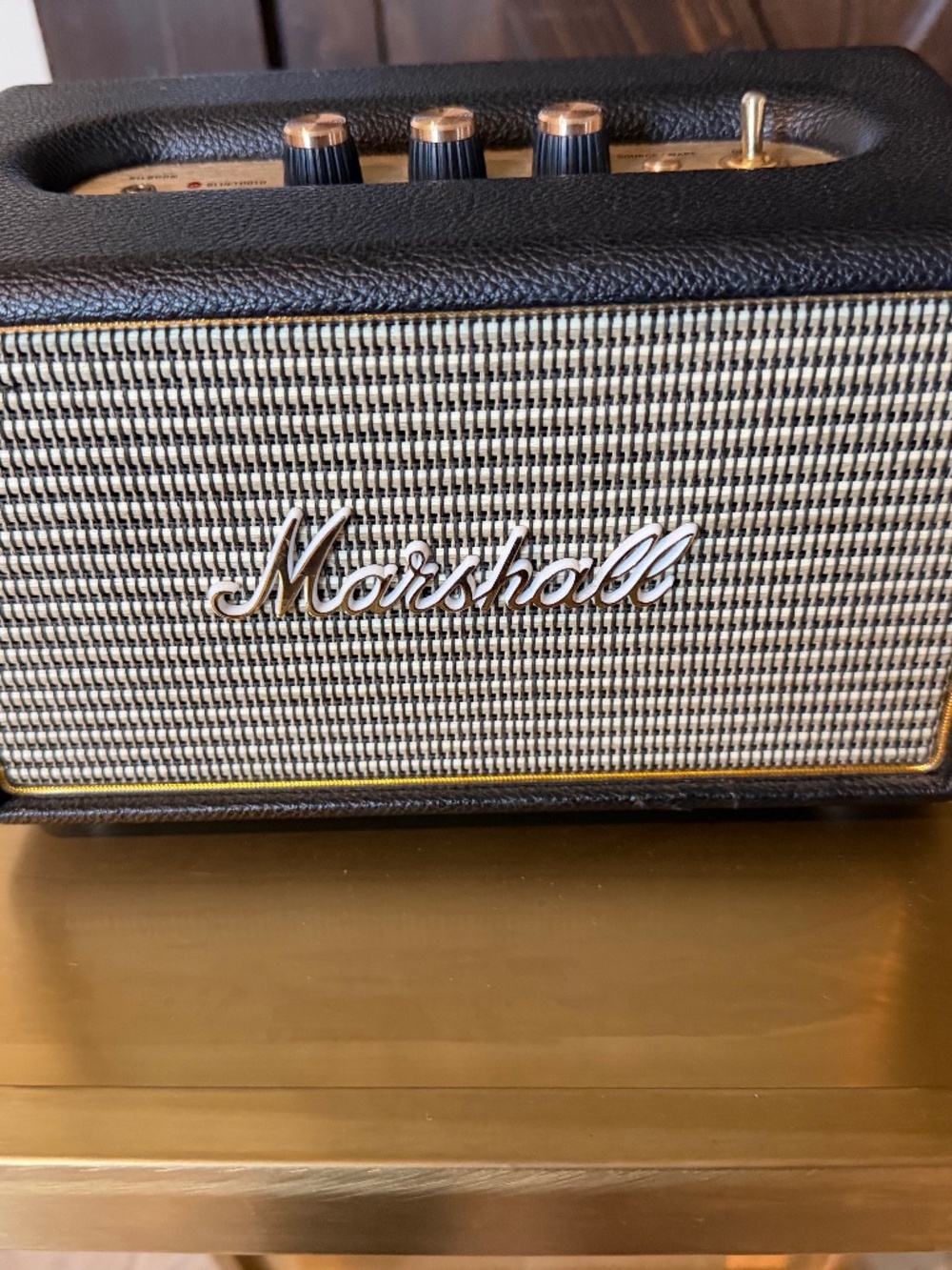 Marshall speaker action 1